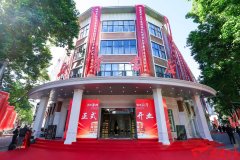 的安泰图书城灯火通明